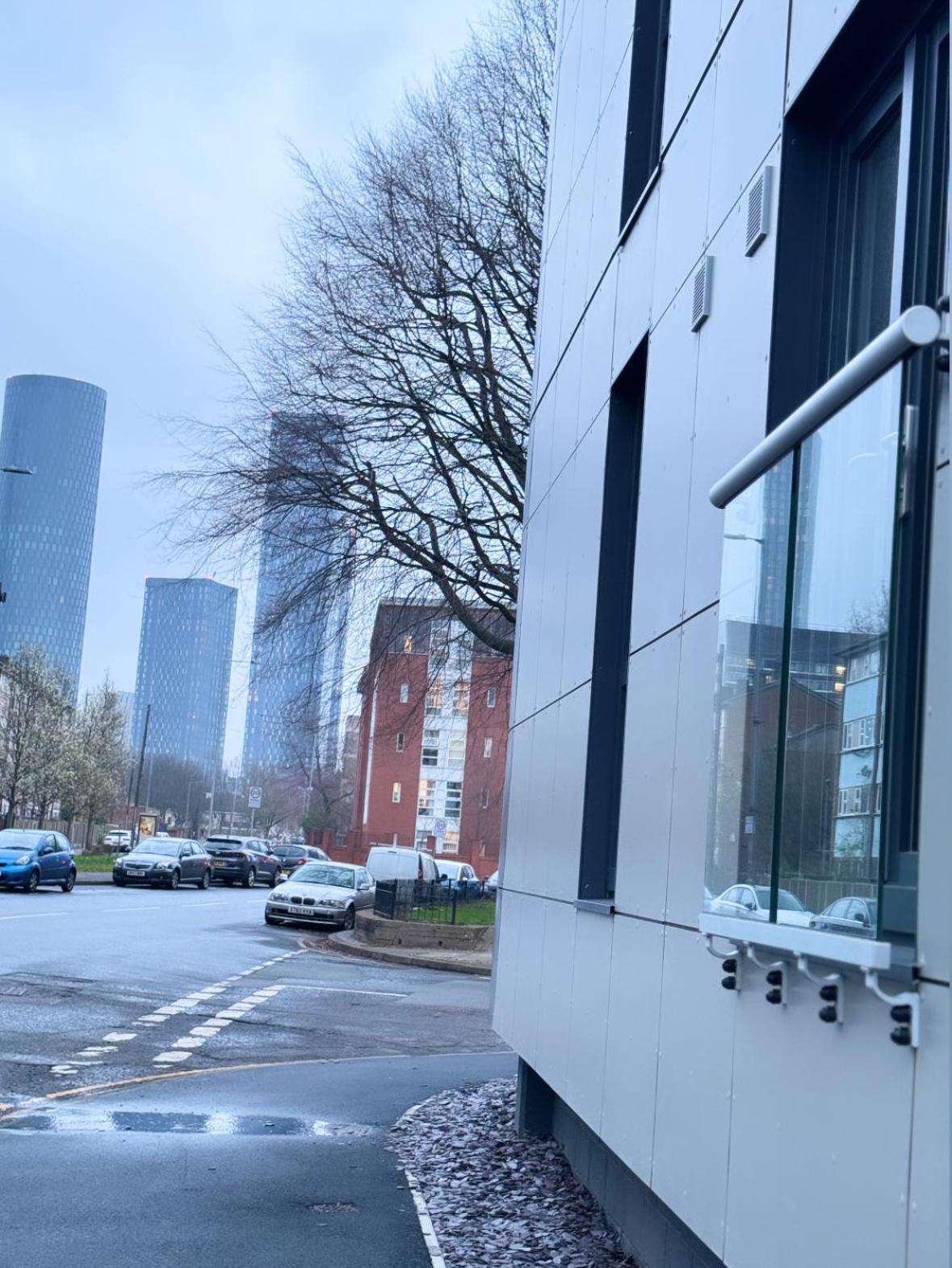 Luxury 2 Bedroom Apartment In Manchester City Centre - Free Parking Bagian luar foto