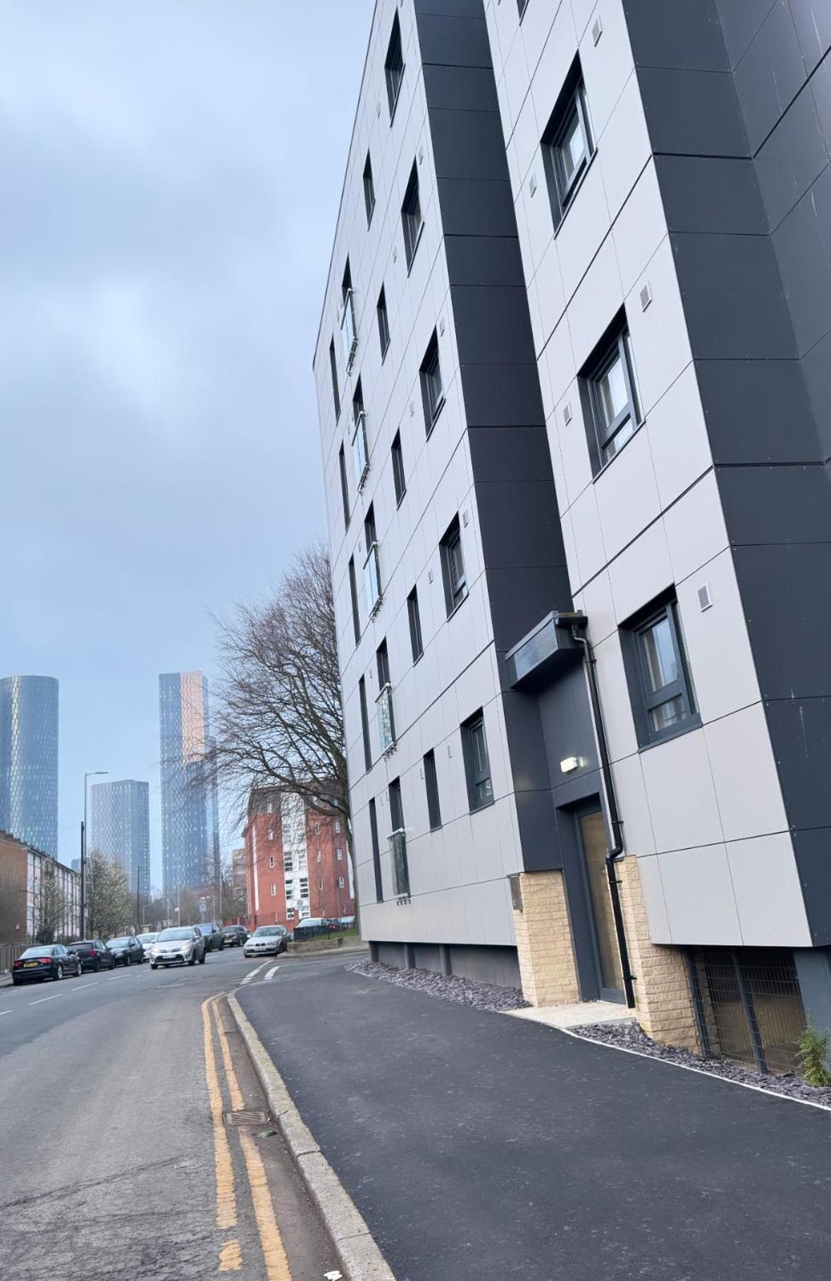 Luxury 2 Bedroom Apartment In Manchester City Centre - Free Parking Bagian luar foto