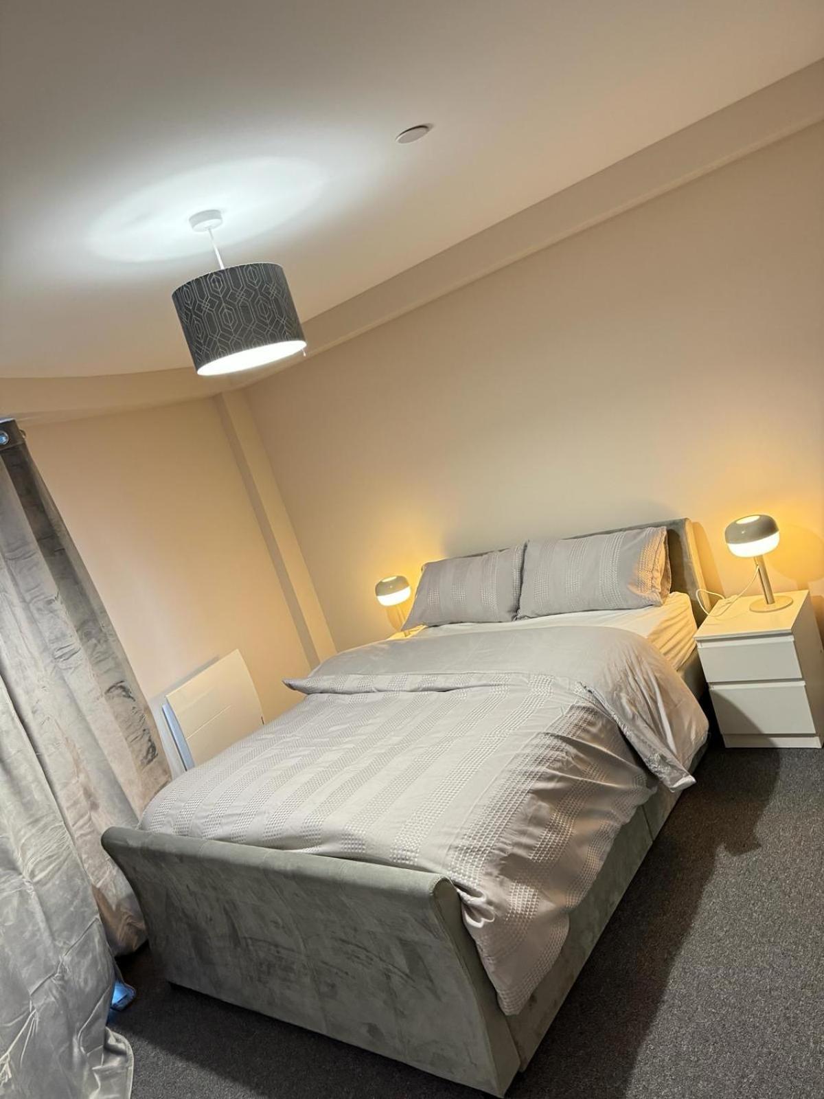 Luxury 2 Bedroom Apartment In Manchester City Centre - Free Parking Bagian luar foto
